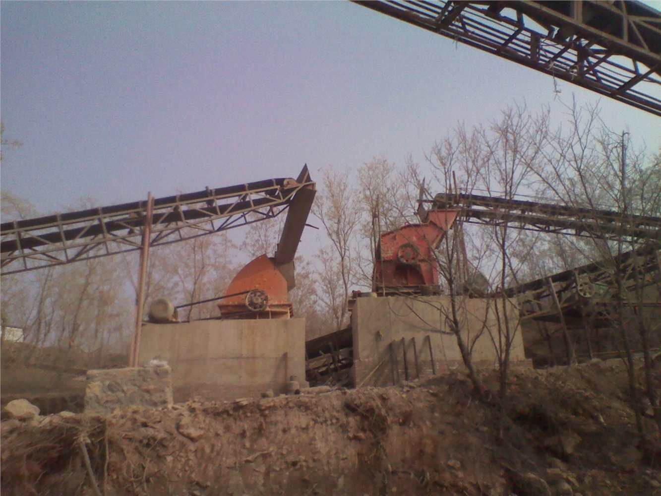 石料破碎機(jī)生產(chǎn)現(xiàn)場